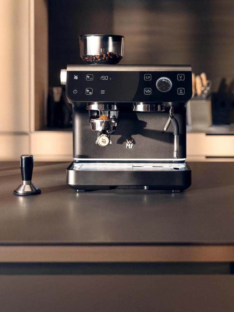 Кафе машини за еспресо с вградена кафемелачка