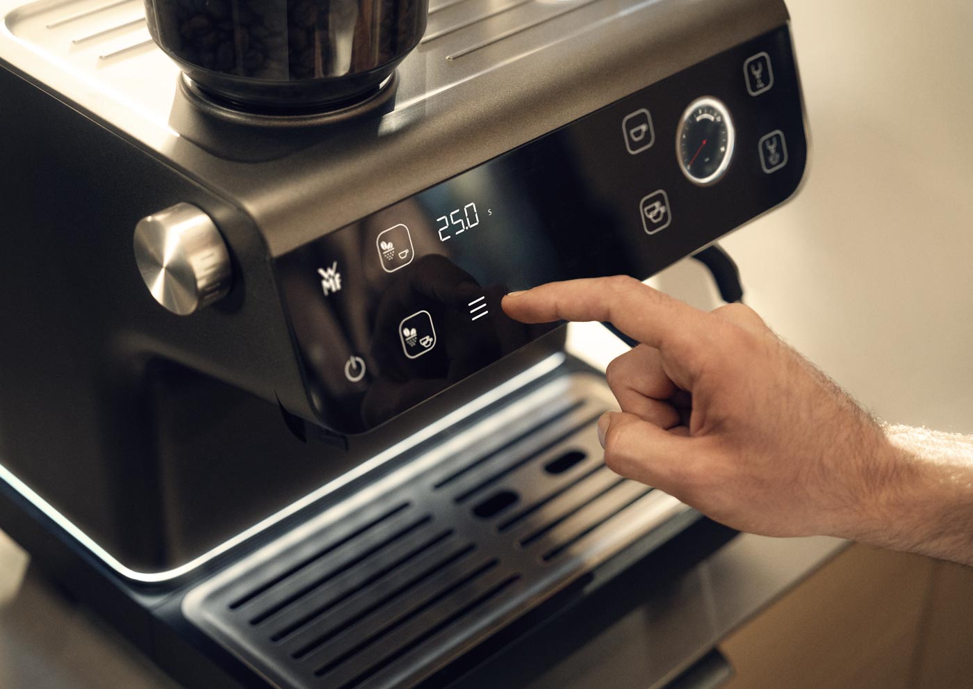 Напълно автоматични кафе машини Напълно автоматични кафе машини